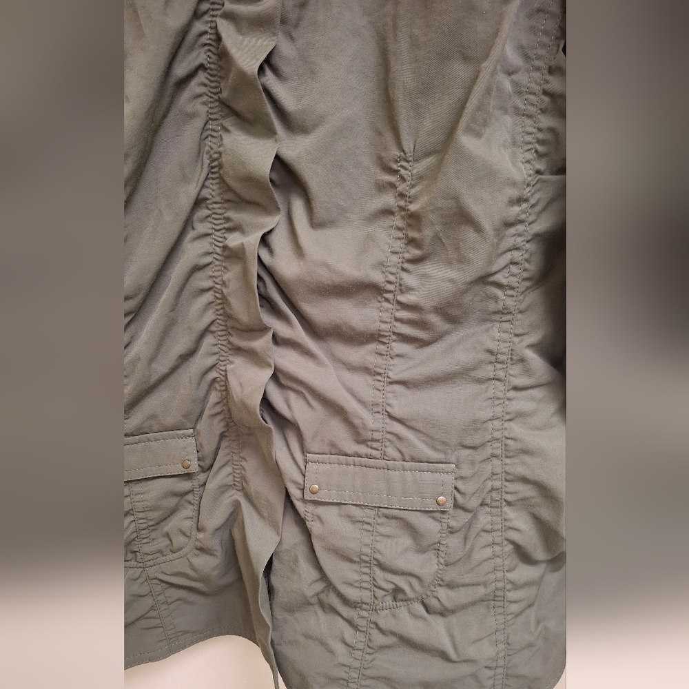 Pleated Jacket - Picture 2 of 7